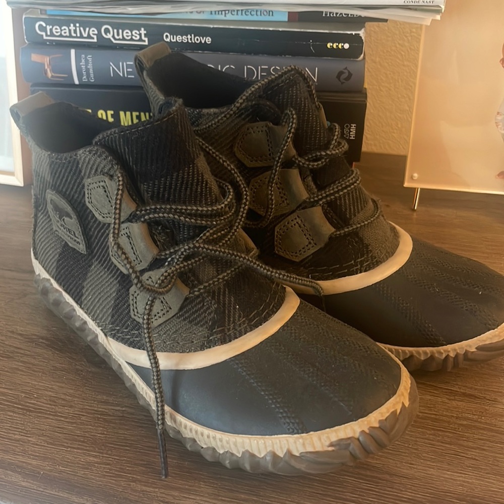 Sorel out n about boots
